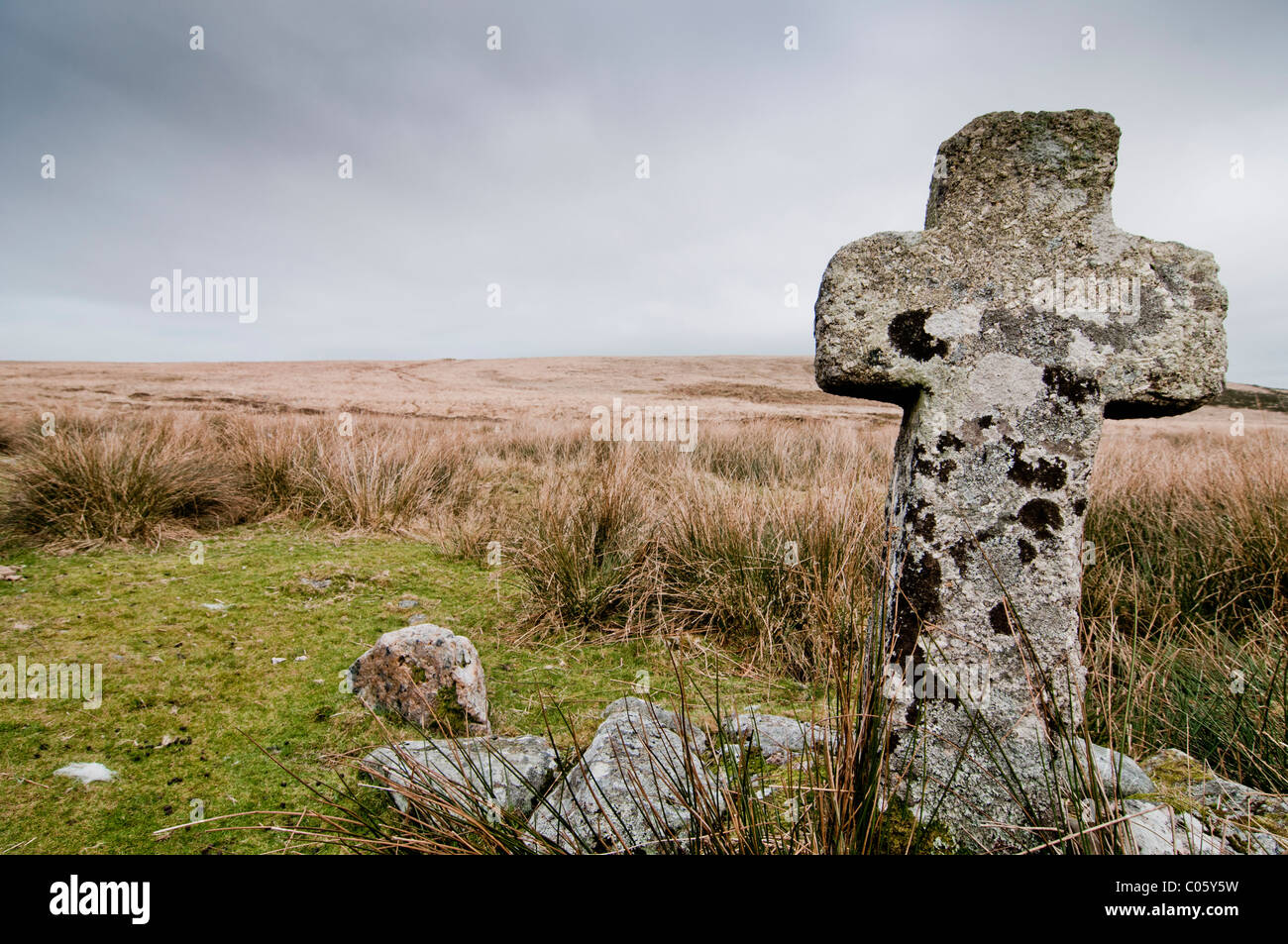 Stone cross monument on Dartmoor Stock Photo