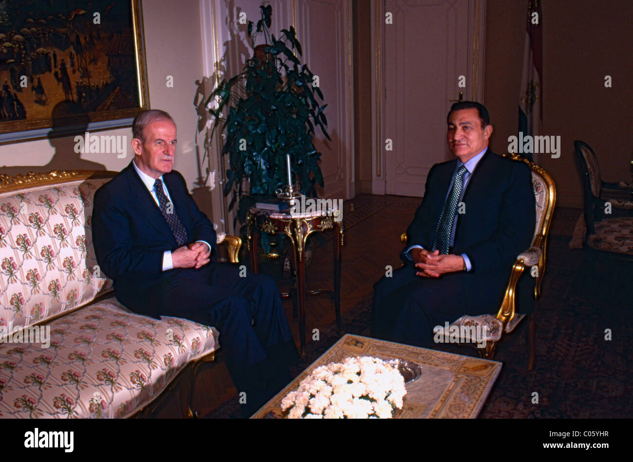 Egypt President Hosni Mubarak during talks with Syrian President Hafez Al Assad in Cairo. Stock Photo