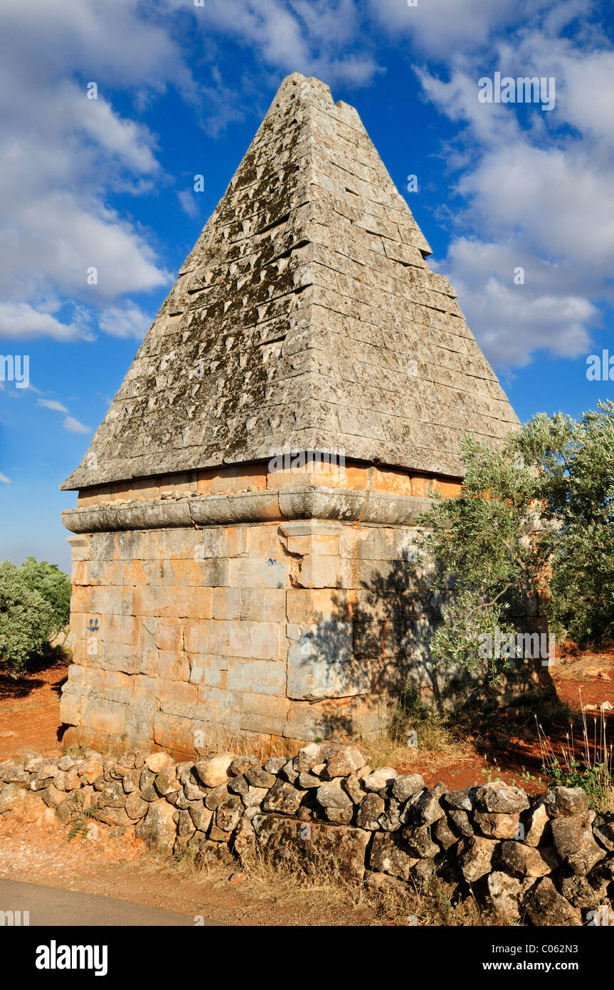 Byzantine grave tower at the archeological site of Al-Bara, Dead Cities ...
