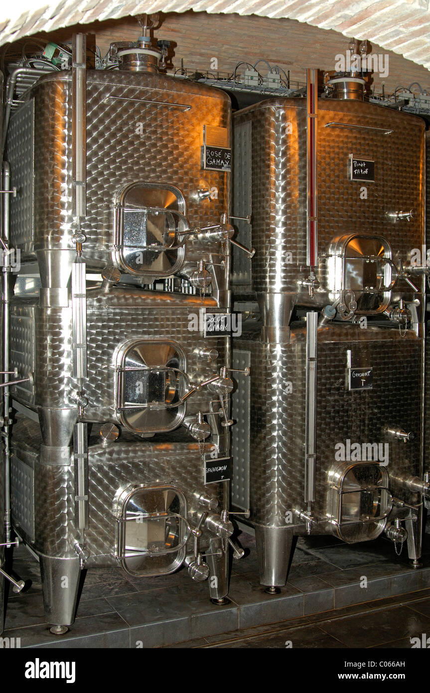 Stainless steel wine tanks from the company Moeschle Vessel design and