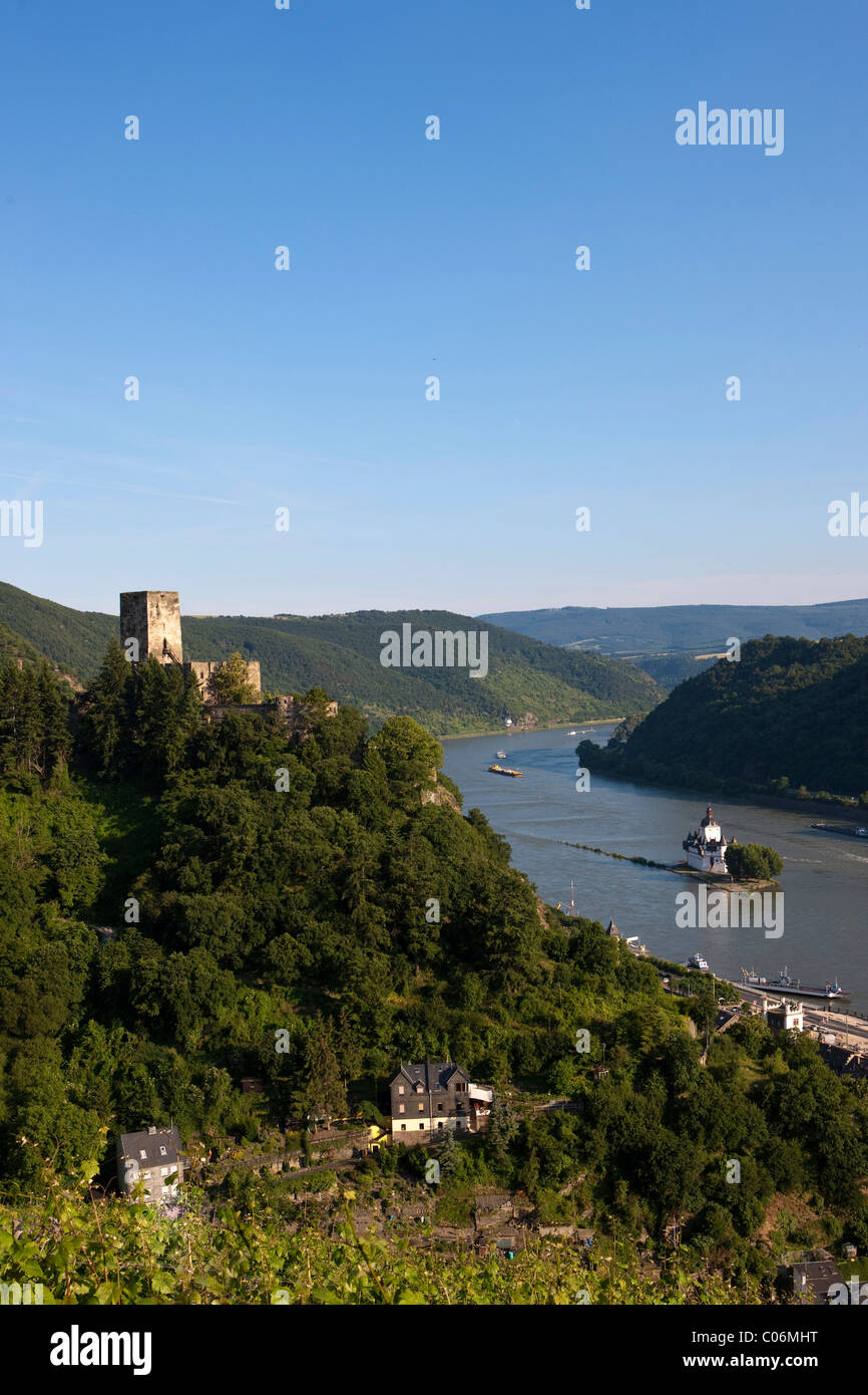 Burg Gutenfels Castle above Burg Pfalzgrafenstein Castle in Kaub am