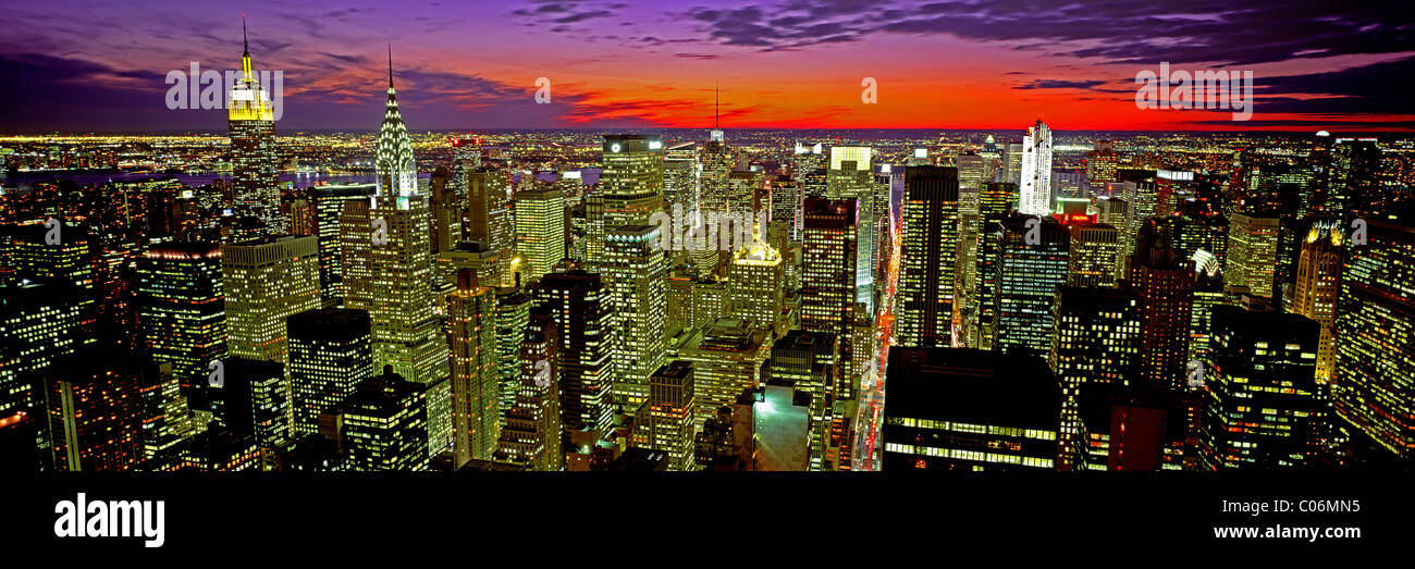 Panoramic New York City skyline looking West with the Empire State ...