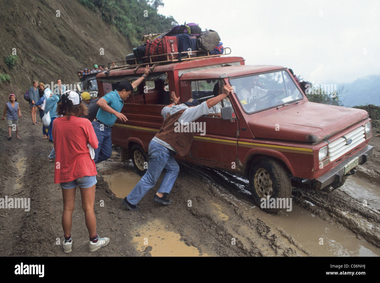 Elk136-1680 Philippines Luzon Mountain Province shared taxi stuck on mountain road Stock Photo