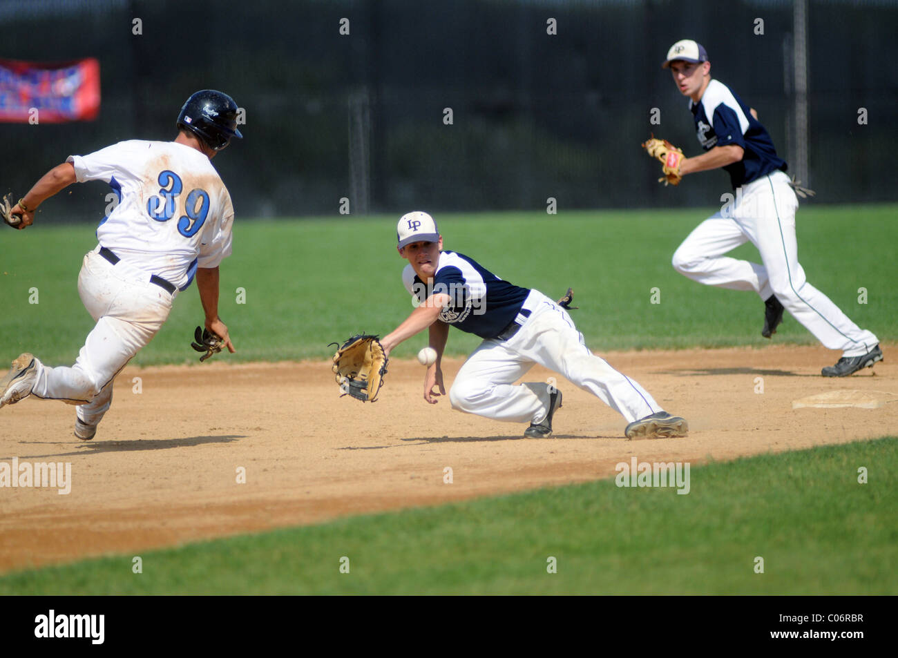 6,539 Dive To Catch A Baseball Stock Photos, High-Res Pictures