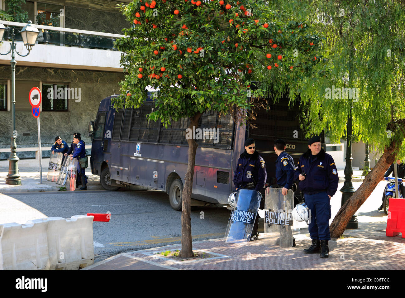 Police van graffiti hi-res stock photography and images - Alamy