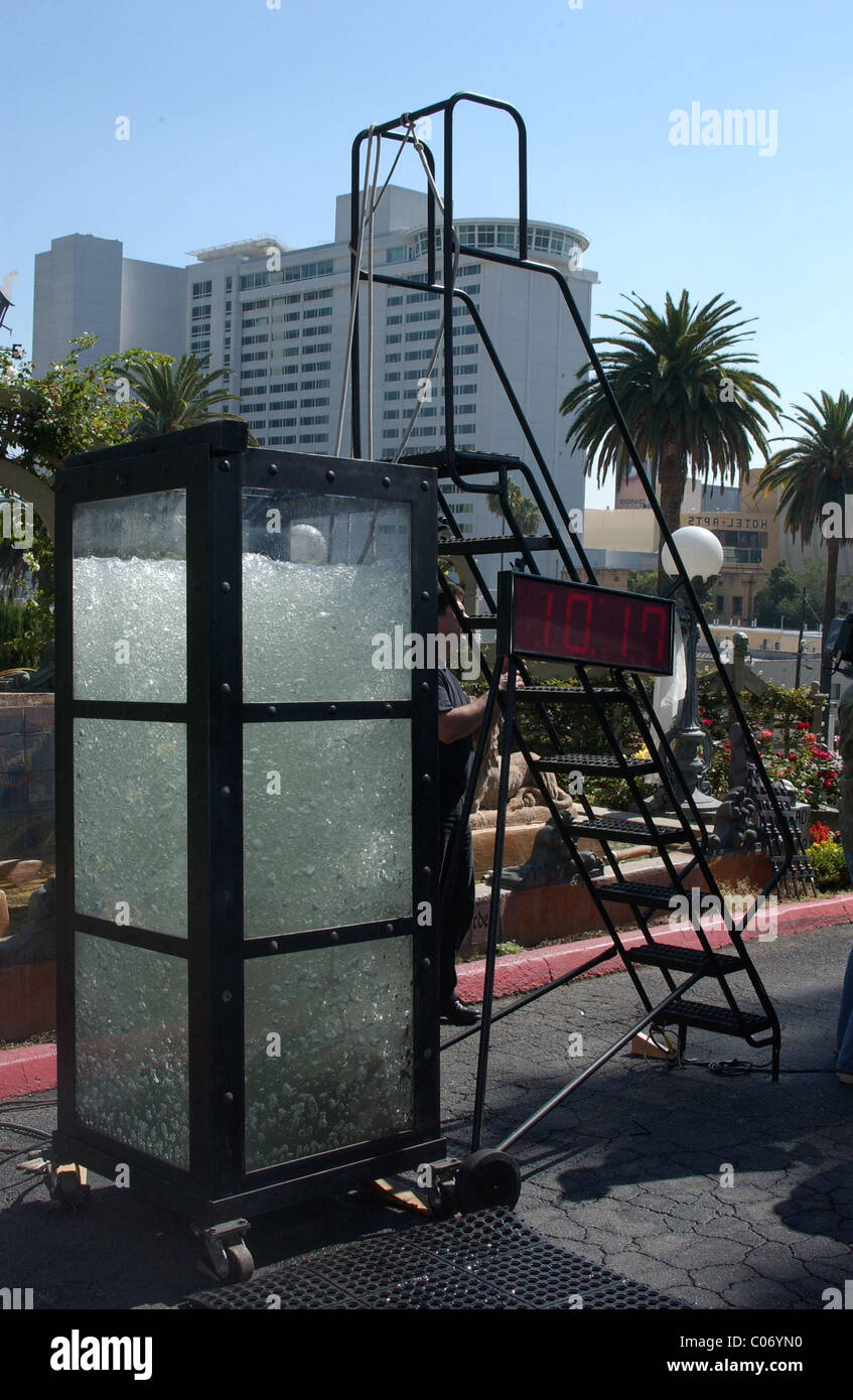 David Merlini, Hungary&rsquo;s escape artists, breaks the World Record for