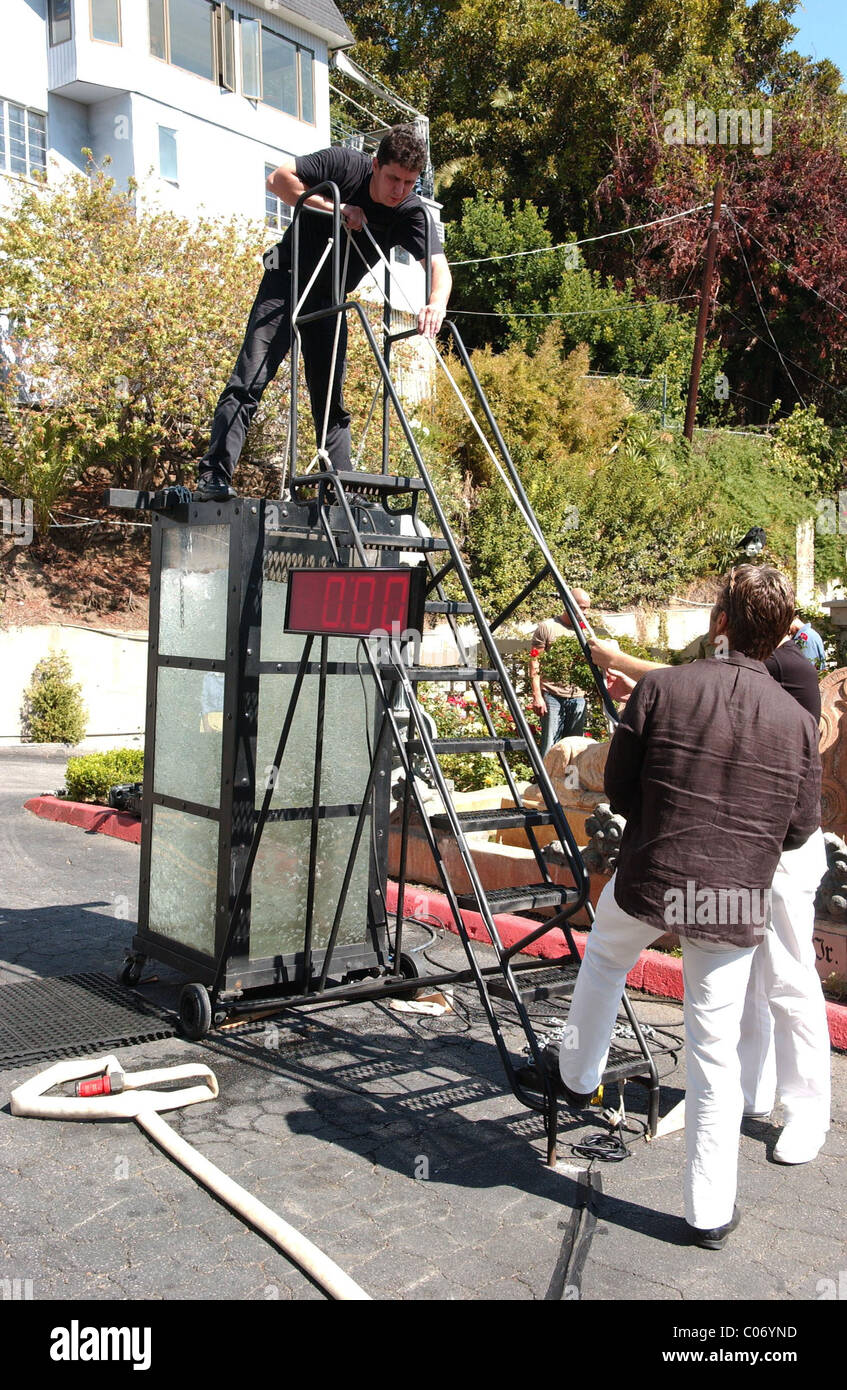 David Merlini, Hungary&rsquo;s escape artists, breaks the World Record for