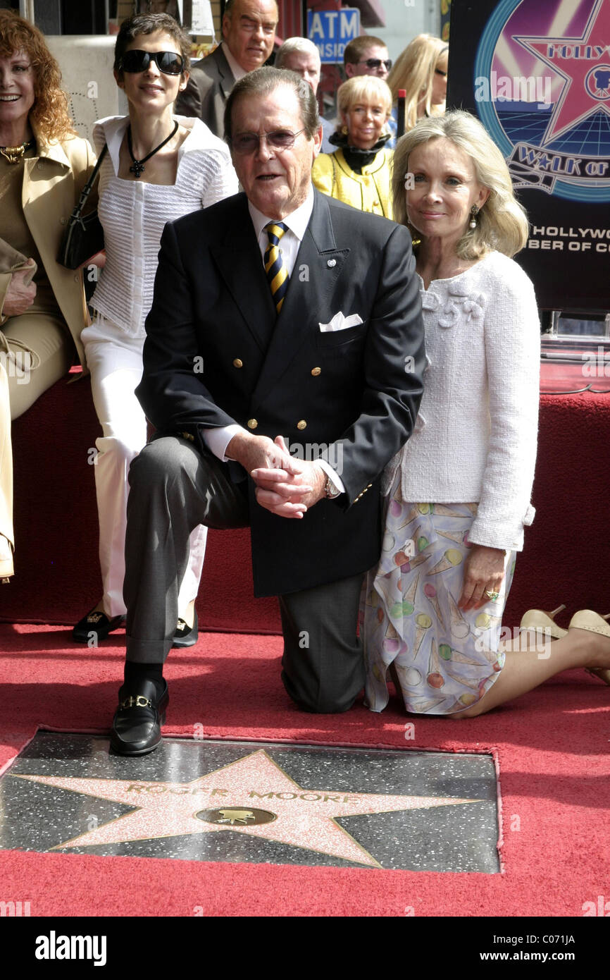Deborah Moore, Roger Moore, Christina 'Kiki' Tholstrup Roger Moore honoured with the 2,350th star on the Hollywood Walk of Fame Stock Photo