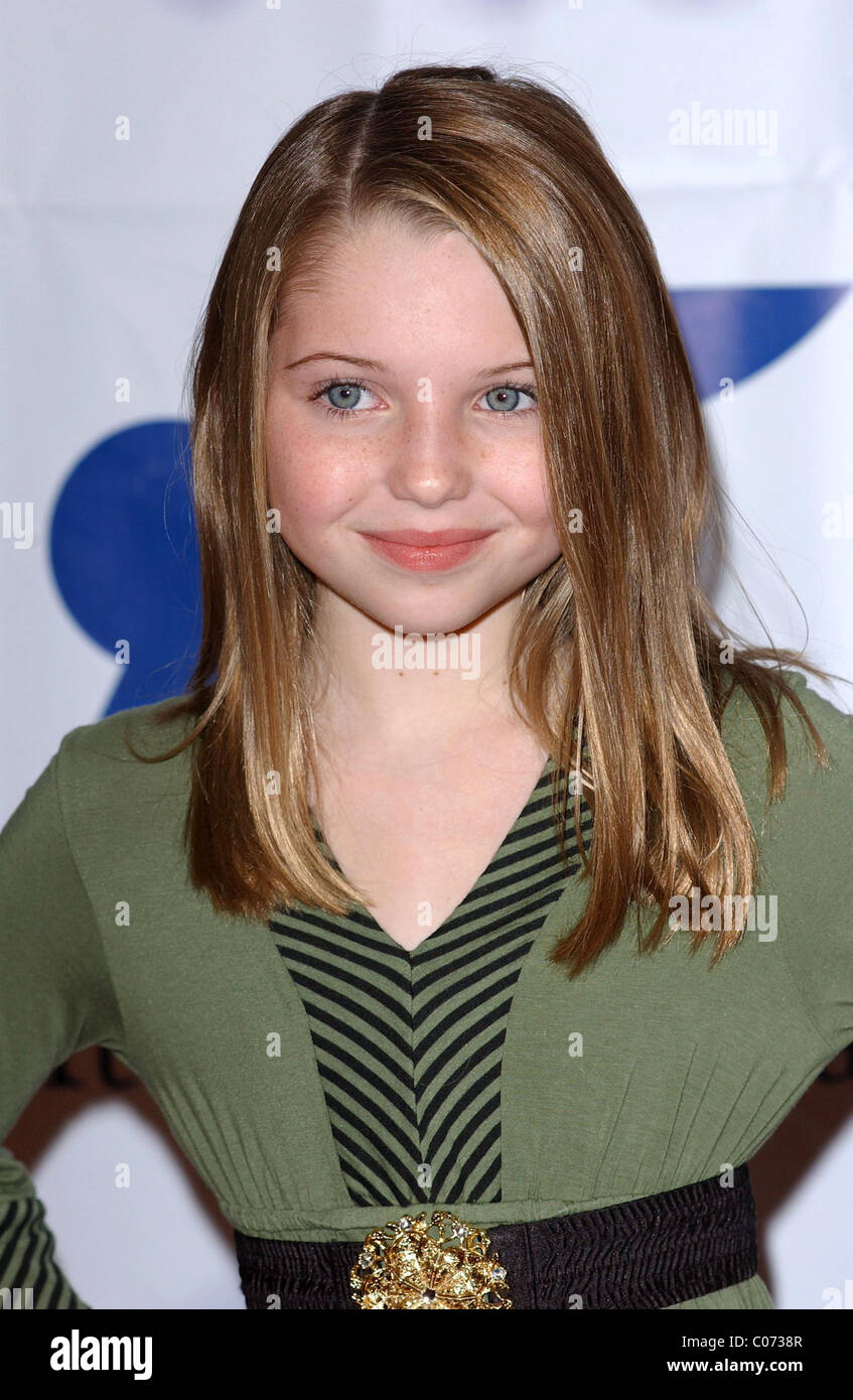 Sammi Hanratty's Instagram, Twitter & Facebook on IDCrawl
