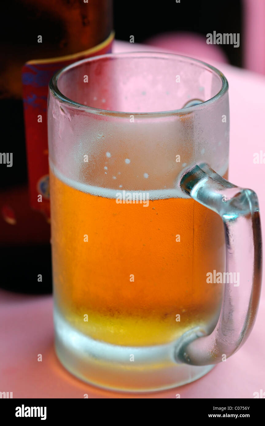 Half empty half full hires stock photography and images Alamy