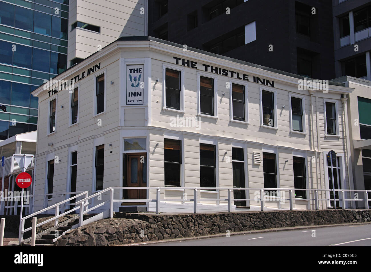 The historic Thistle Inn (1820), Mulgrave Street, Thorndon,  Wellington, Wellington Region, North Island, New Zealand Stock Photo
