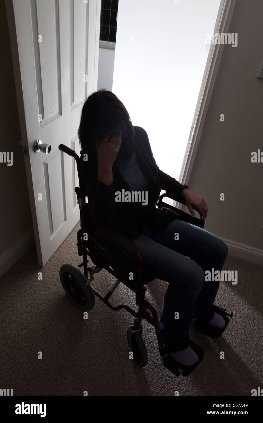 Woman in wheelchair silhouette hi-res stock photography and images - Alamy