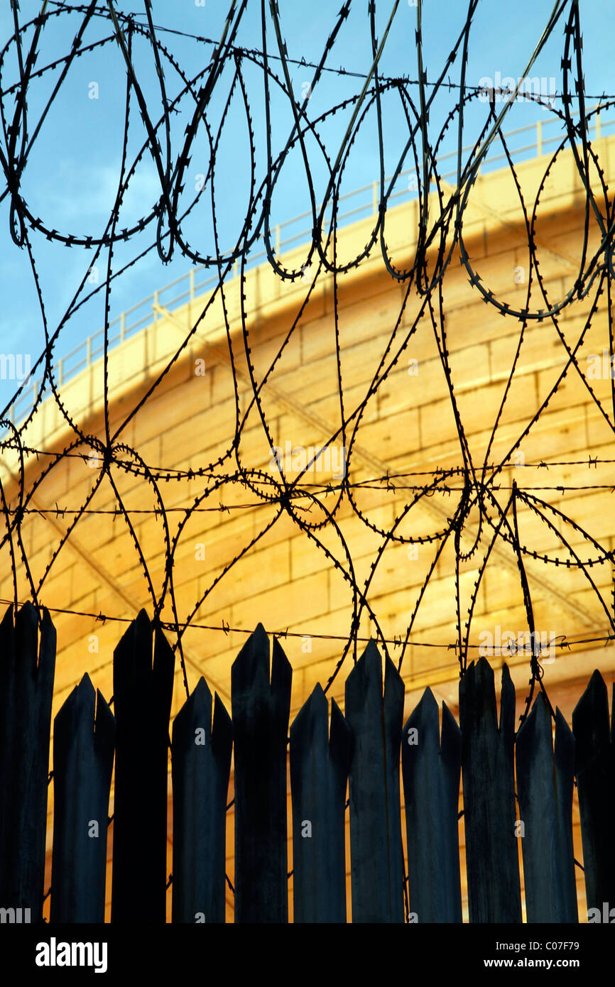 UK. GASWORKS ON DEPOT IN HACKNEY, LONDON Stock Photo Alamy