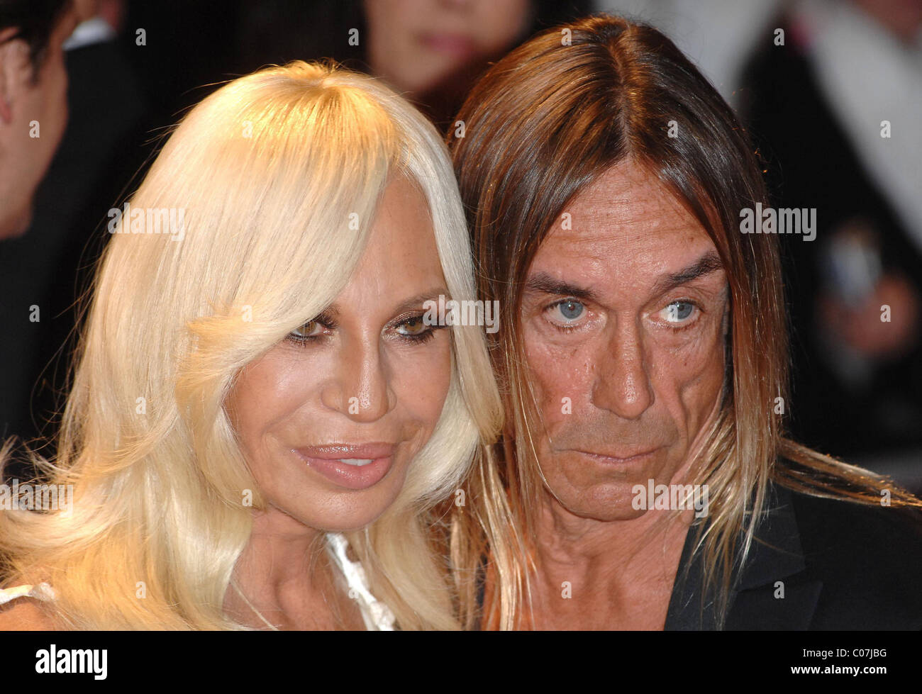 Donatella Versace and Iggy Pop Swarovski Fashion Rocks at the Royal Albert  Hall - Press Room London, England - 18.10.07 Stock Photo - Alamy