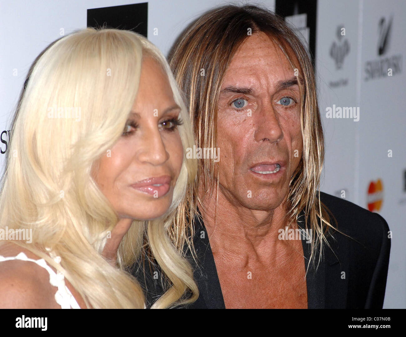 Donatella Versace and Iggy Pop Swarovski Fashion Rocks at the Royal Albert  Hall - Press Room London, England - 18.10.07 Stock Photo - Alamy