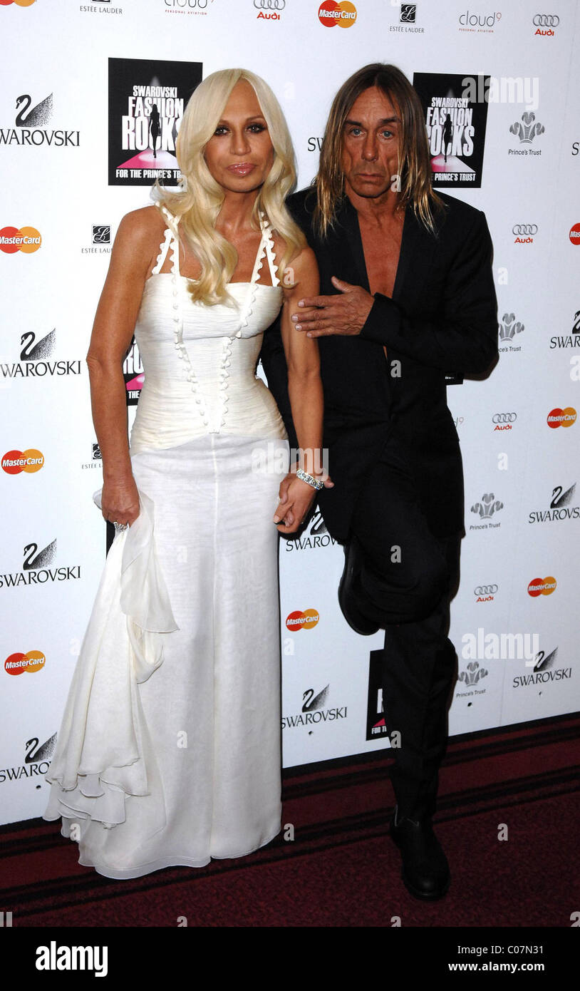 Donatella Versace and Iggy Pop Swarovski Fashion Rocks at the Royal Albert  Hall - Press Room London, England - 18.10.07 Stock Photo - Alamy