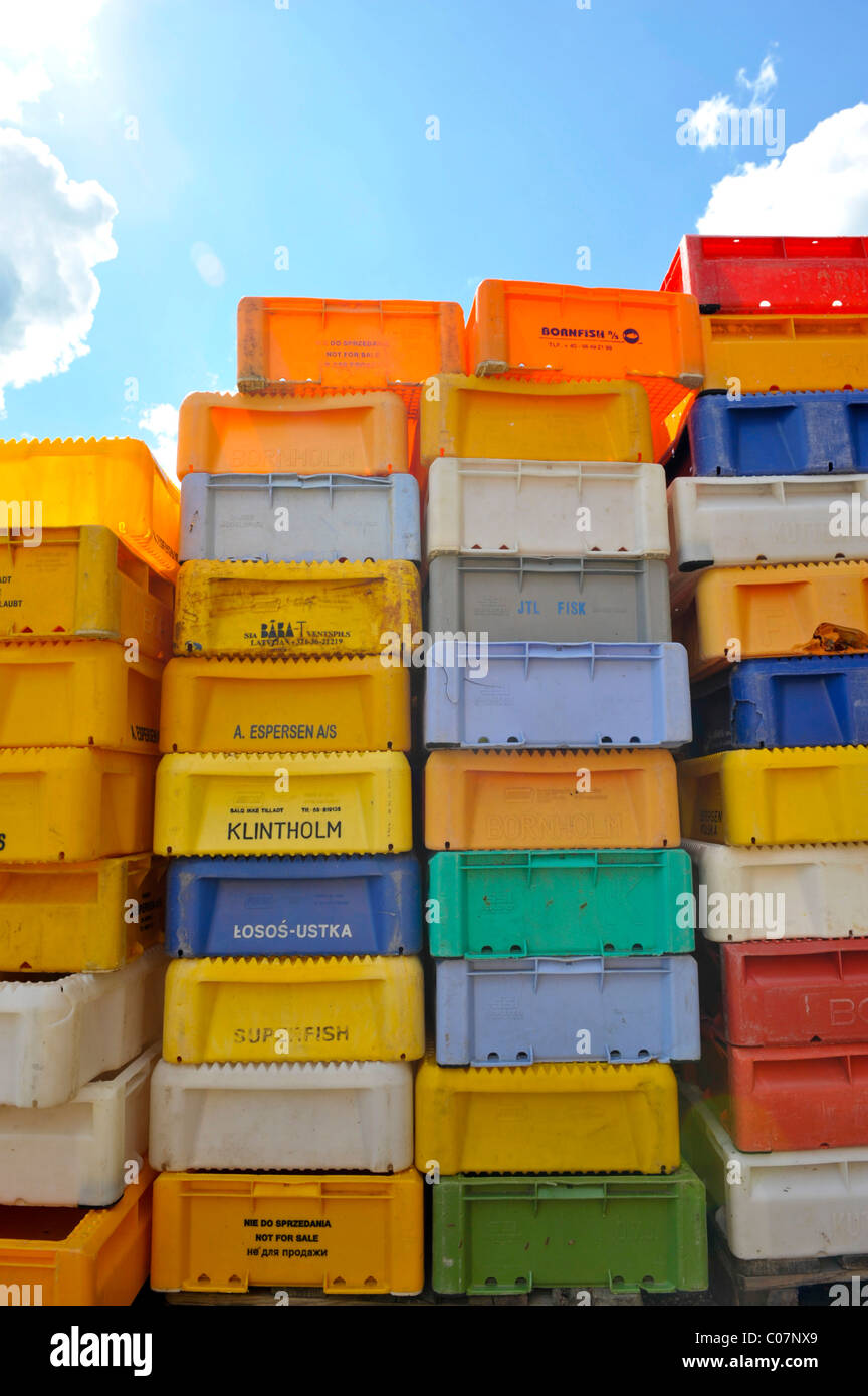 Transport boxes fish hi-res stock photography and images - Alamy