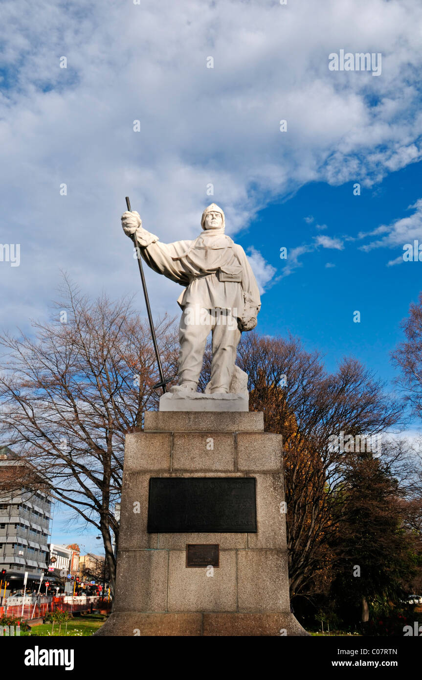 Robert Falcon Scott antarctic explorer statue memorial christchurch New