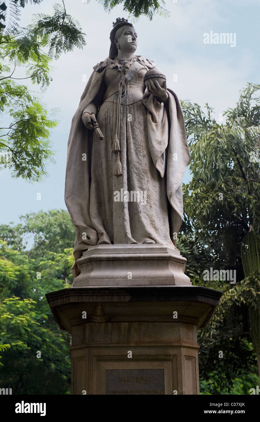 Queen victoria statue in india hires stock photography and images Alamy
