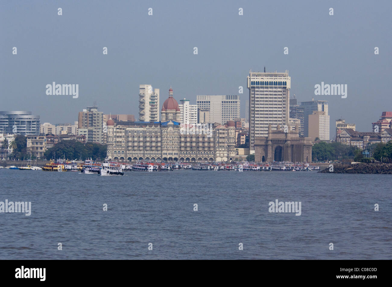 India, state of Maharashtra, Mumbai (aka Bombay). Waterfront area of Mumbai, historic Taj Mahal Hotel. Stock Photo