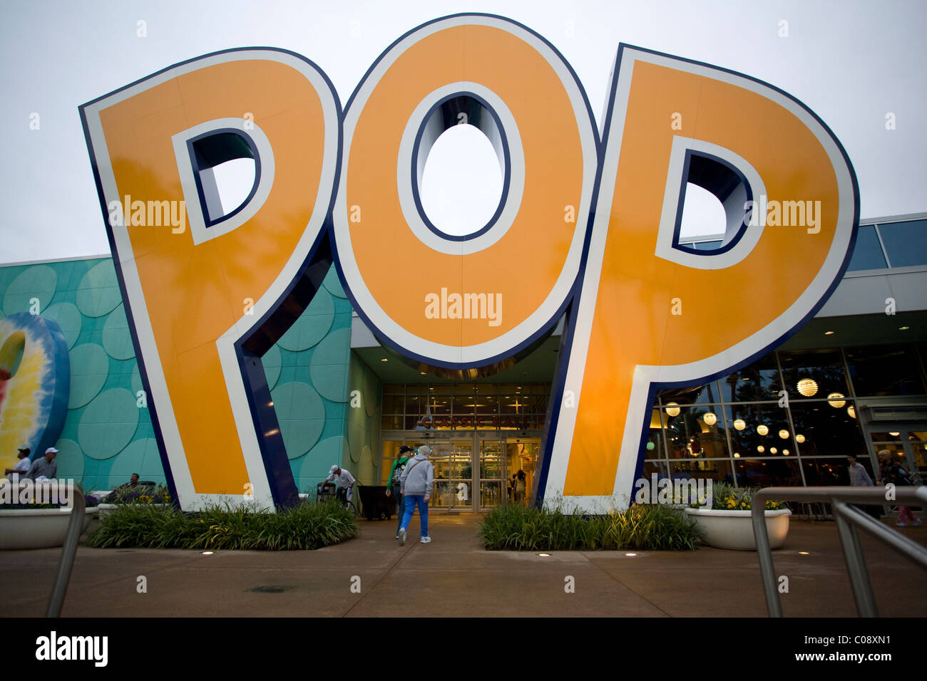 Disney World Pop Century Resort is a 2880 room resort hotel which features  icons of 20th century American popular culture Stock Photo - Alamy