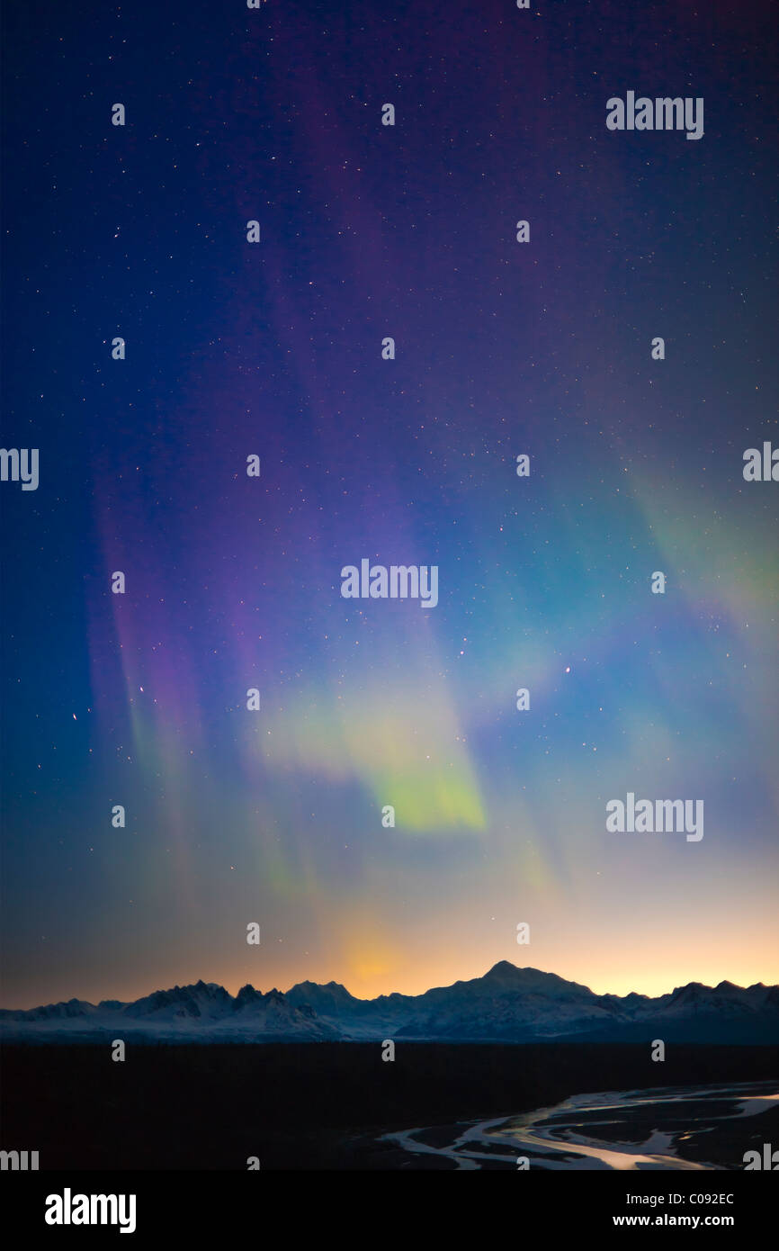 Mount denali northern lights hires stock photography and images Alamy