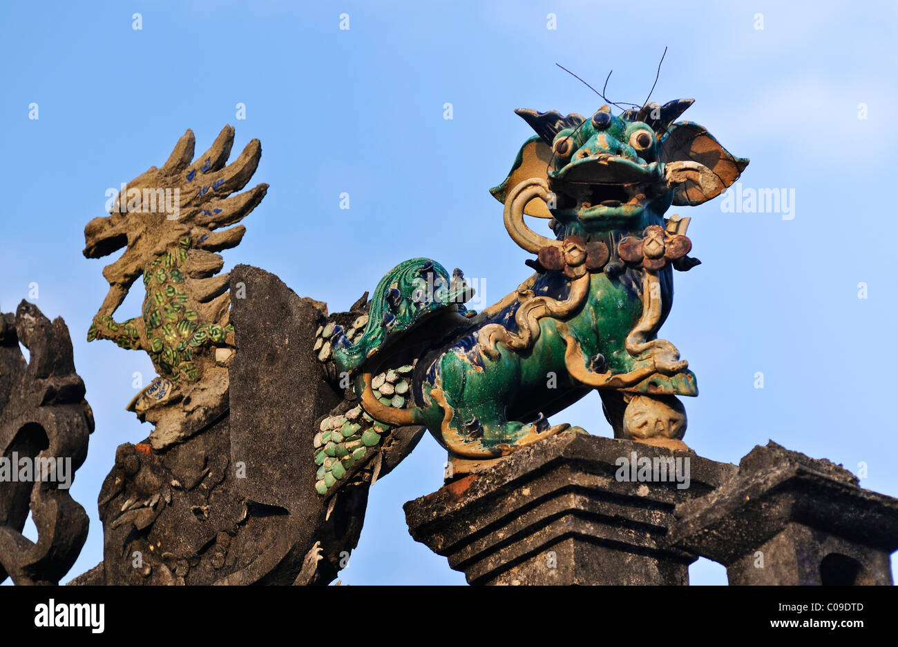 Chinese dragon on the roof of the Phuc Kien Assembly Hall of the Chinese from Fujian, Hoi An, Vietnam, Southeast Asia Stock Photo