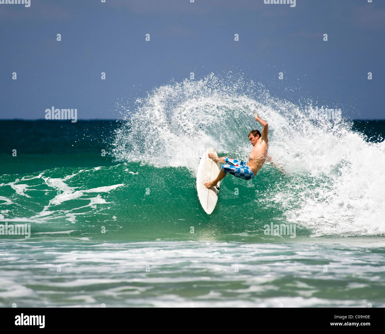 Hanalei bay surfing hires stock photography and images Alamy