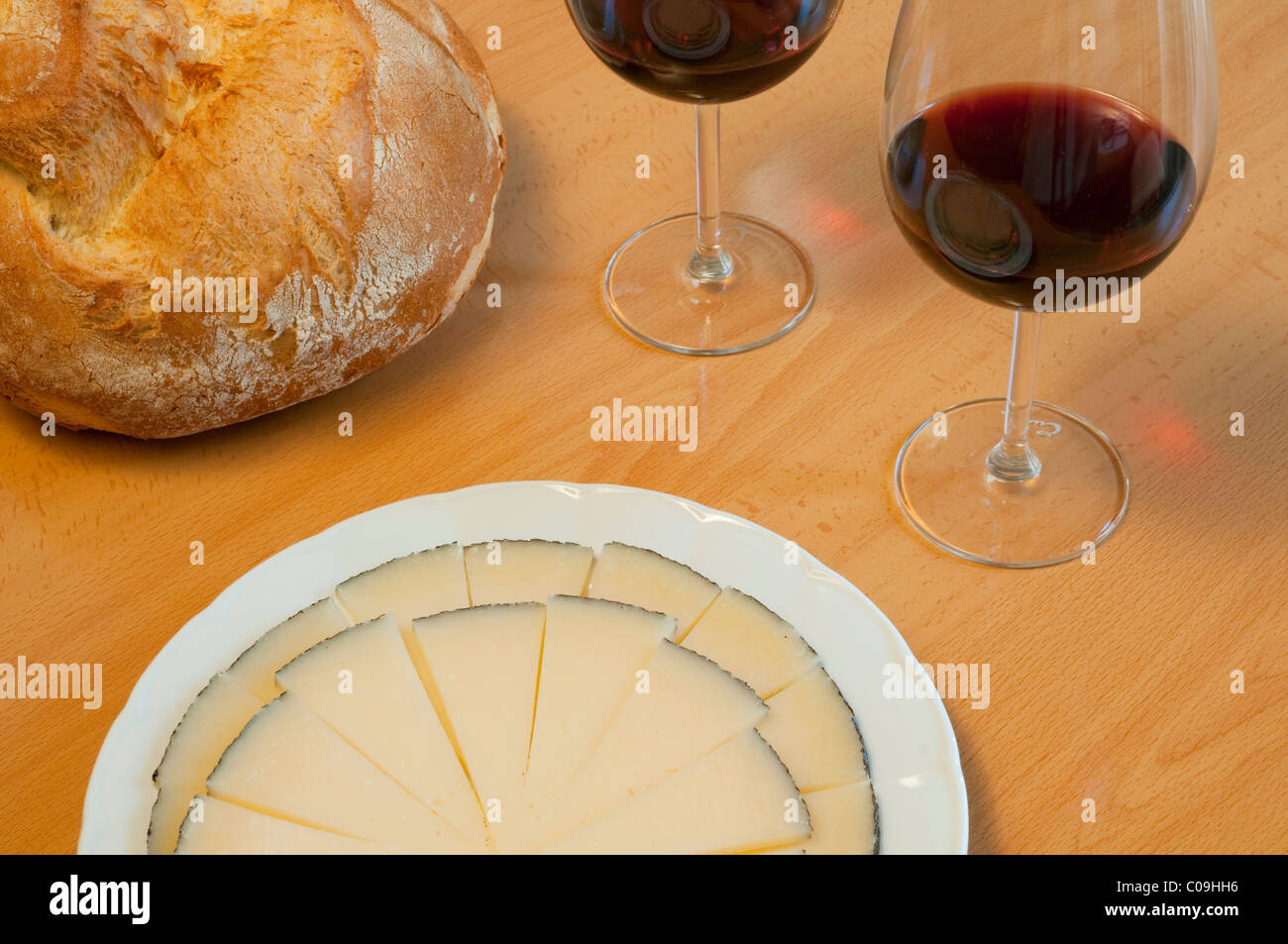 Manchego cheese serving. La Mancha, Spain Stock Photo Alamy