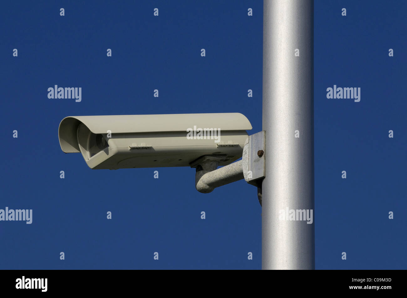 Cctv masts hires stock photography and images Alamy