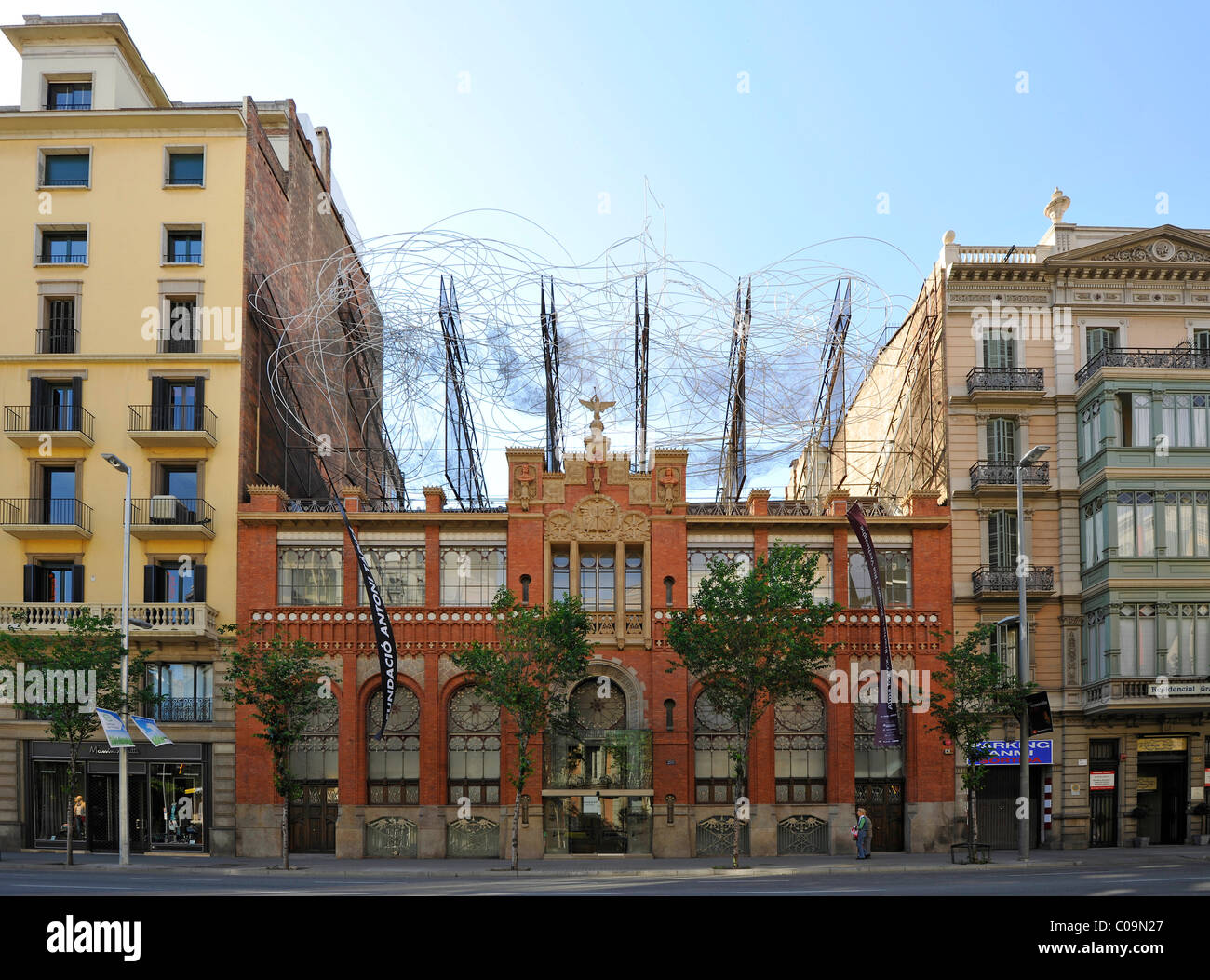 Cloud and chair art installation, Nuvole i Cadira, by Antoni Tàpies