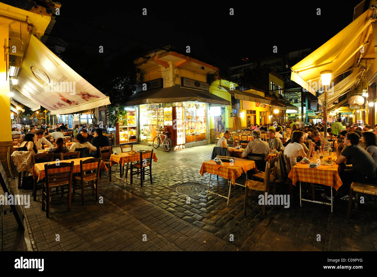 Night shot, night life, restaurants in Thessaloniki, Chalkidiki, Macedonia, Greece, Europe Stock Photo