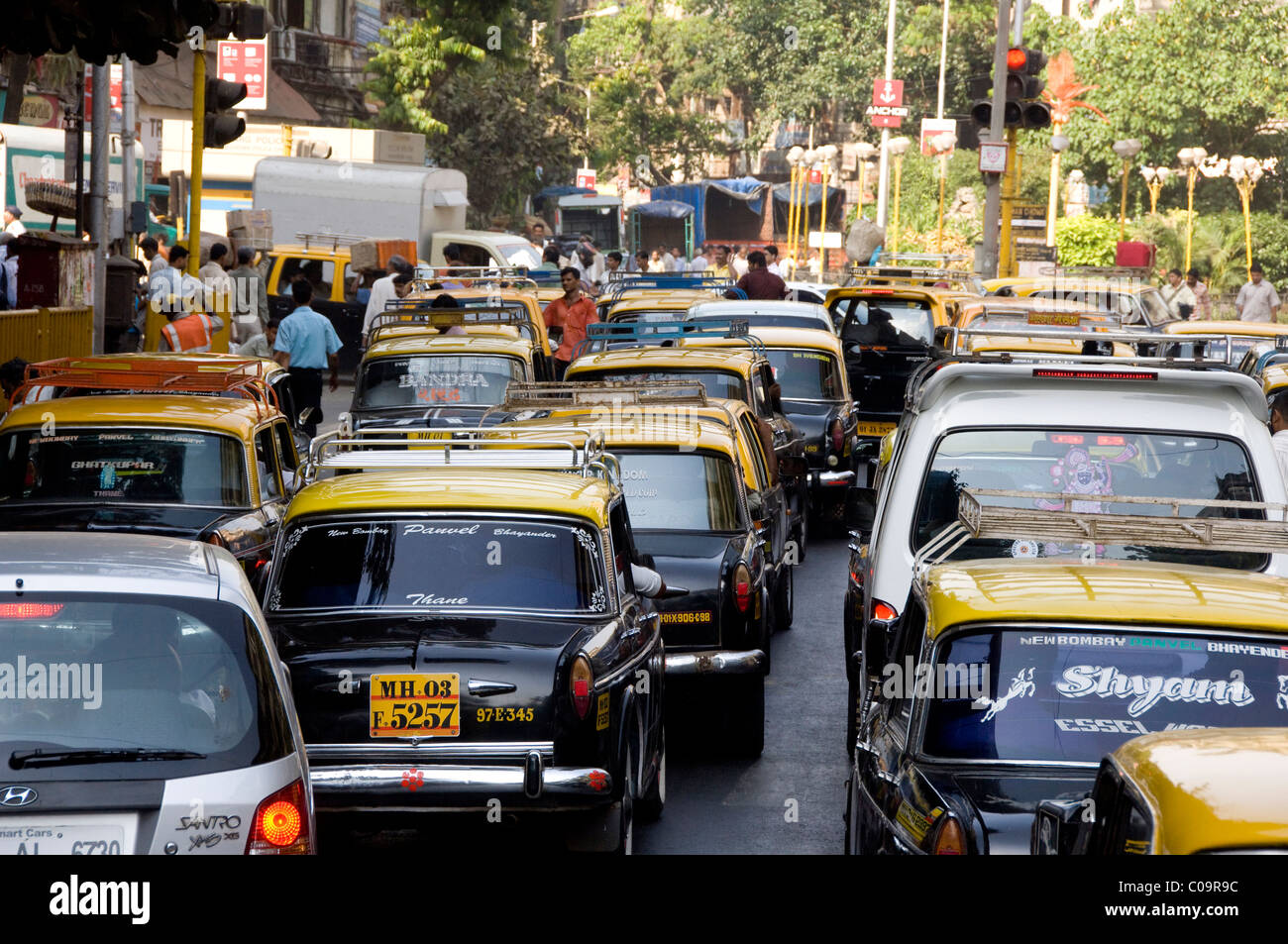 India, state of Maharashtra, Mumbai (aka Bombay). Typical commuter traffic in downtown Mumbai. Stock Photo