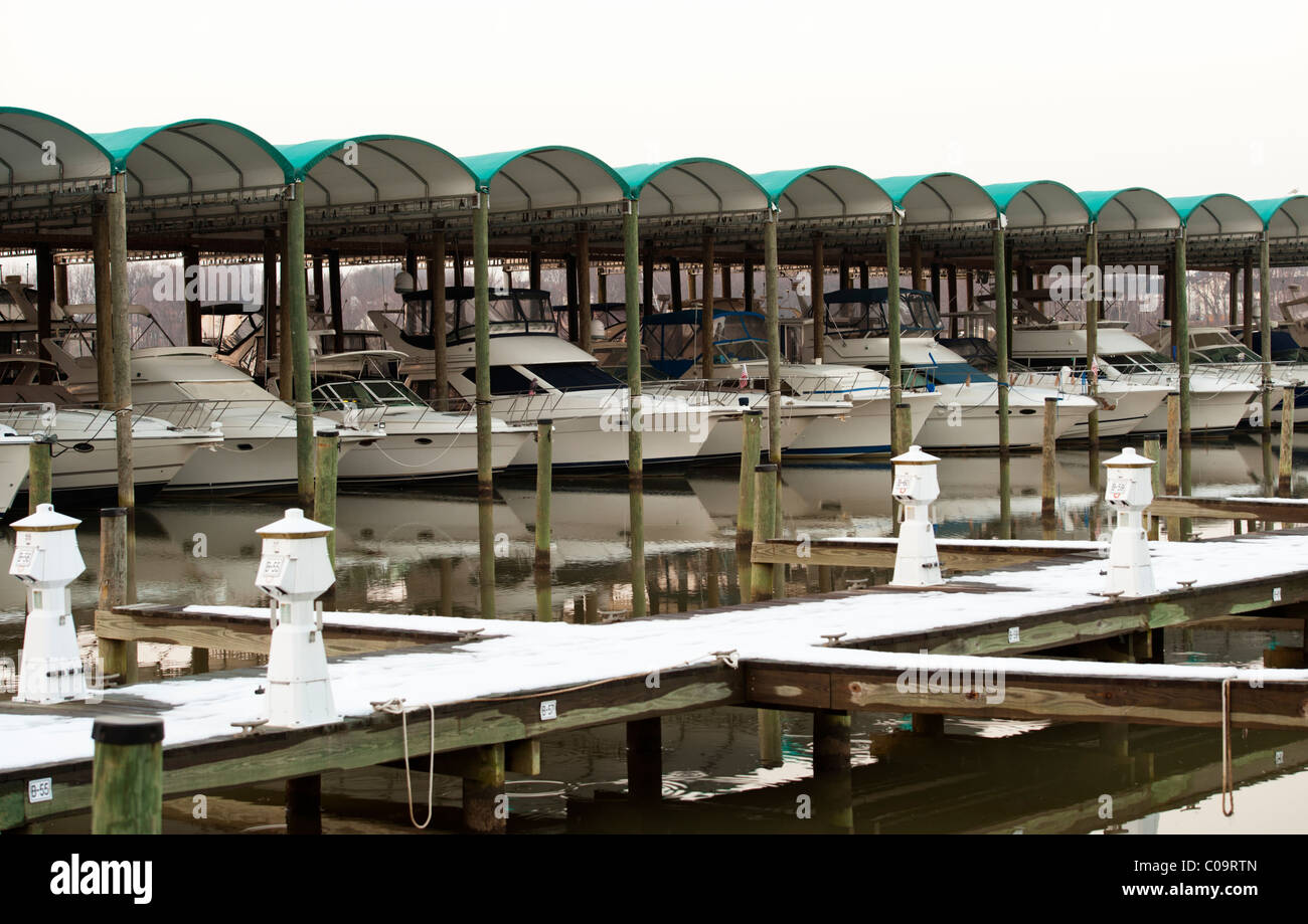 a winter landscape of a quiet marina on the Potomac River in Virginia Stock Photo