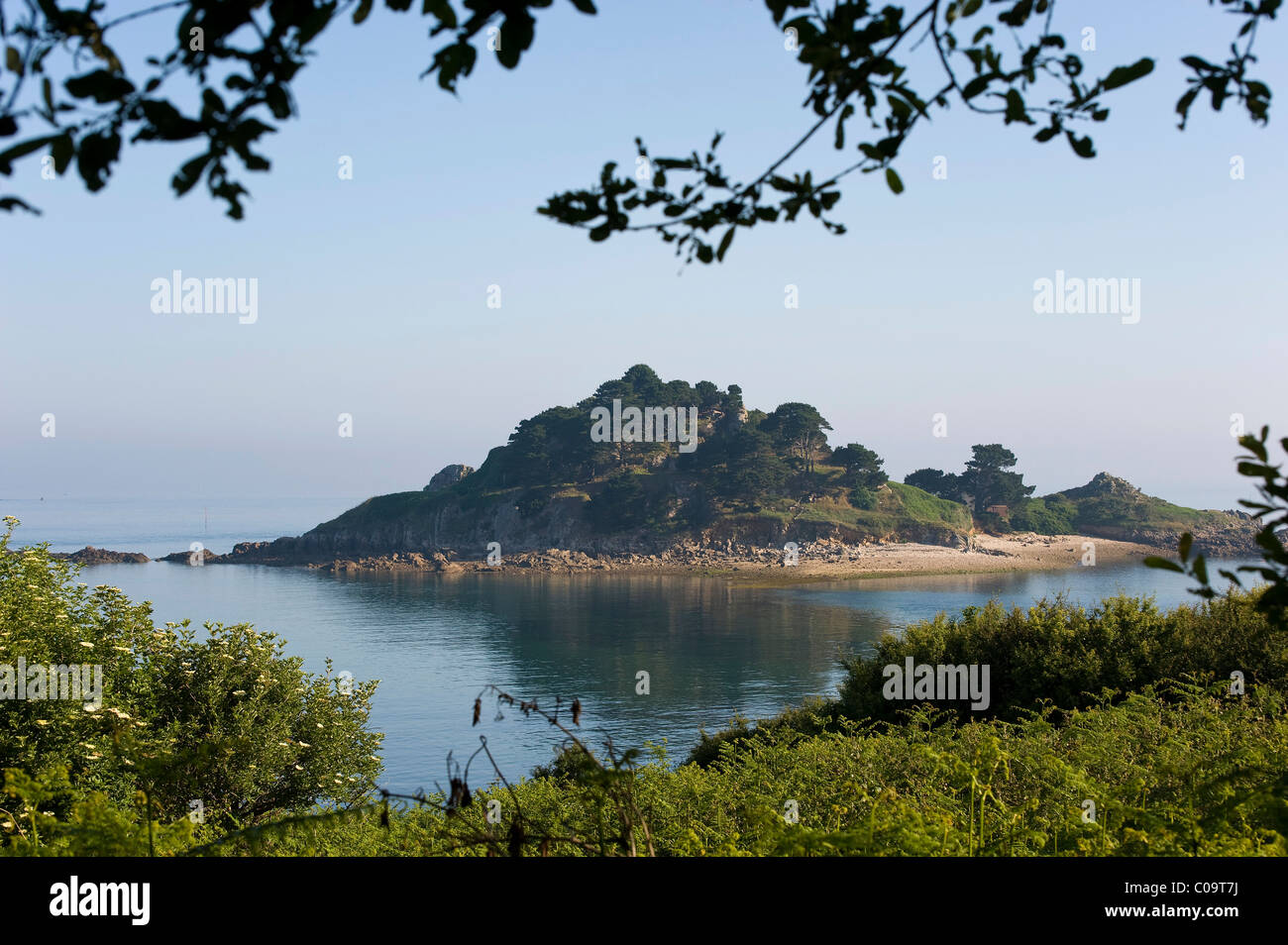 Ile de Stérec, on Brittany trail GR 34, Bay of Morlaix, Finistere, Brittany, France, Europe Stock Photo
