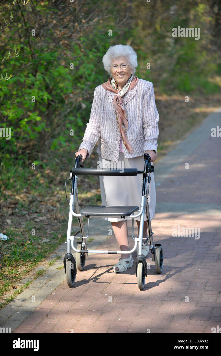 What Are The Differences Between Walking Frames, Wheeled