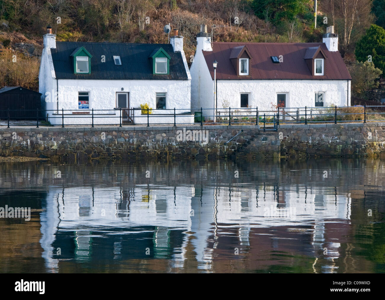 Old Crofters Cottages, Kyleakin Harbour, Isle of Skye, Inner Hebrides, Scotland, UK Stock Photo