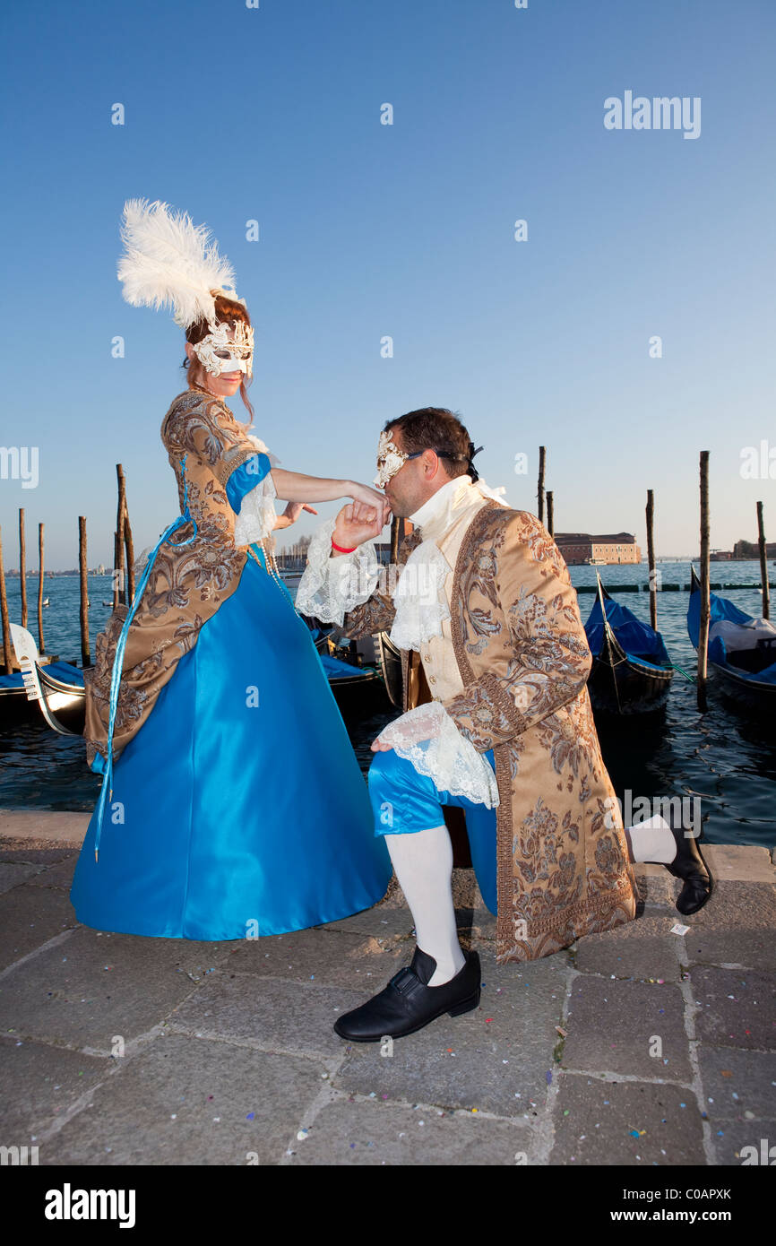 Two people costume at the Venice Carnival Stock Photo - Alamy