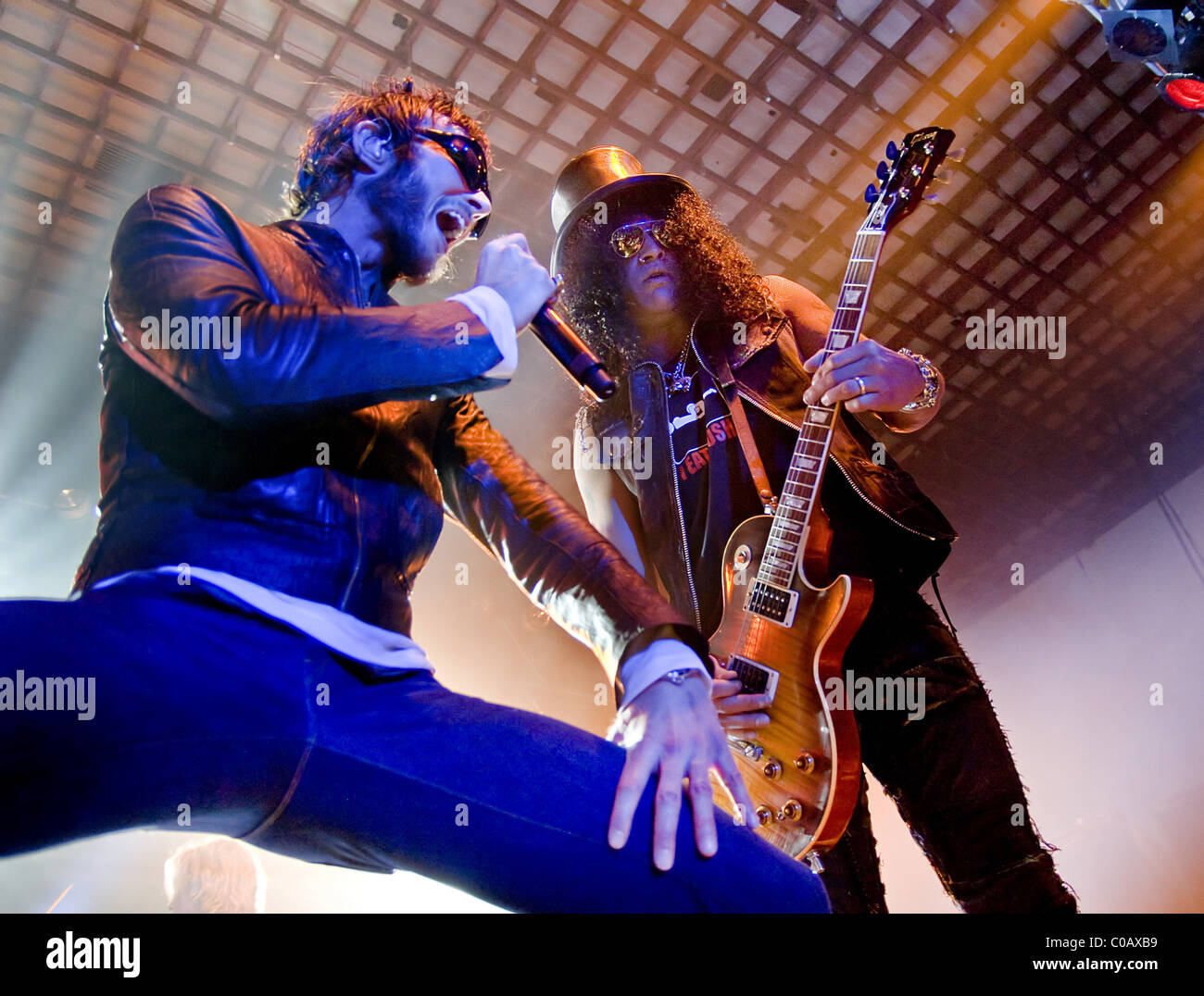 Scott Weiland And Slash Of Velvet Revolver Performing At Liverpool University Liverpool England 15 03 08 Sakura Stock Photo Alamy