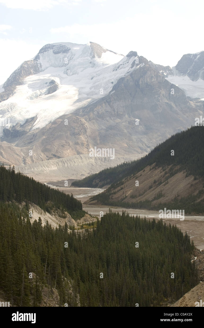 Glacier capped mountain hi-res stock photography and images - Alamy
