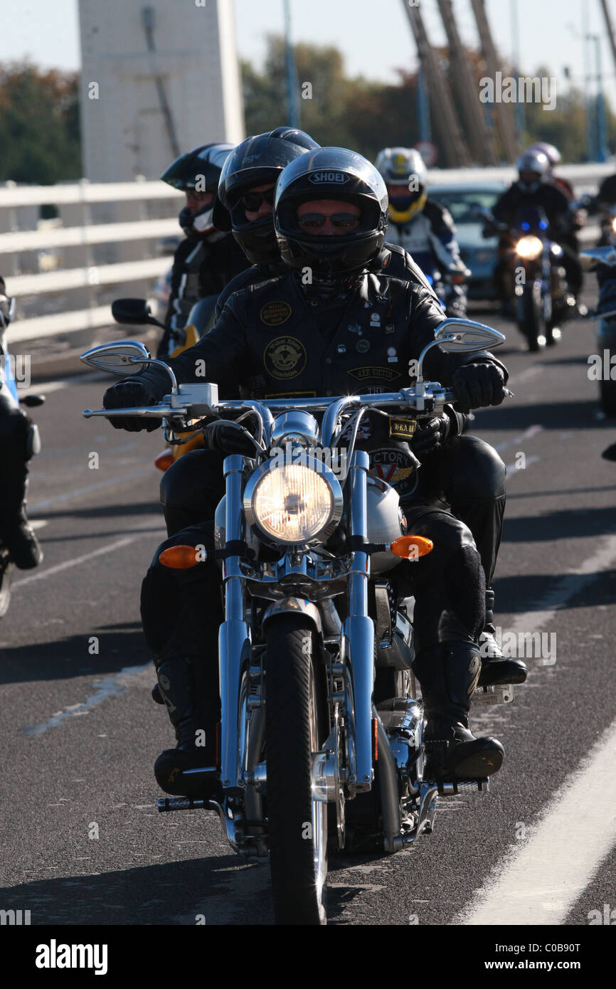 Hoggin the bridge hi-res stock photography and images - Alamy