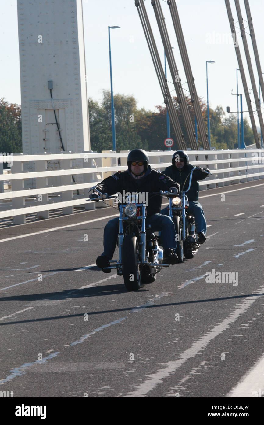 Hoggin the bridge hi-res stock photography and images - Alamy