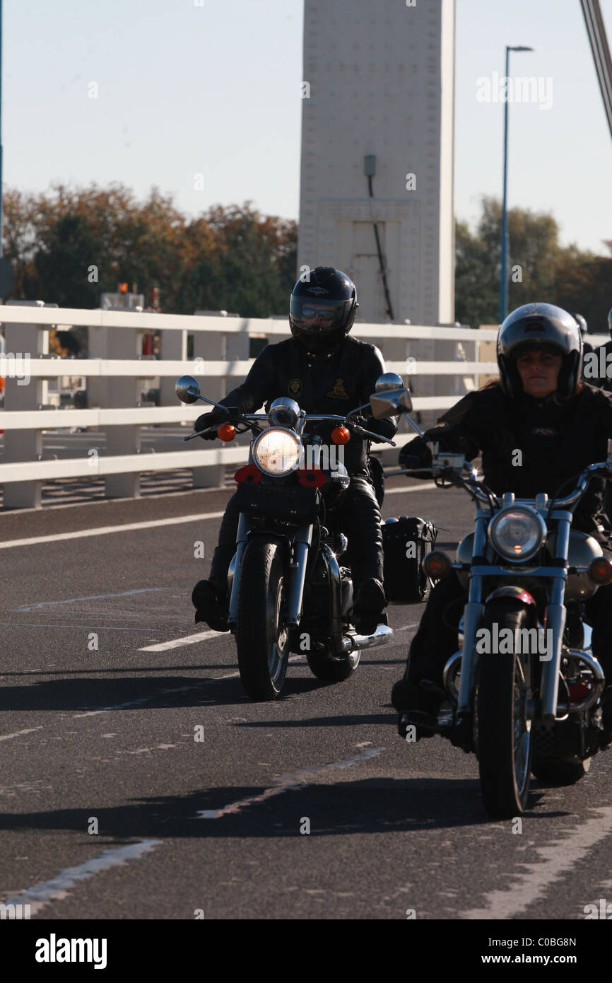 Hoggin the bridge hi-res stock photography and images - Alamy