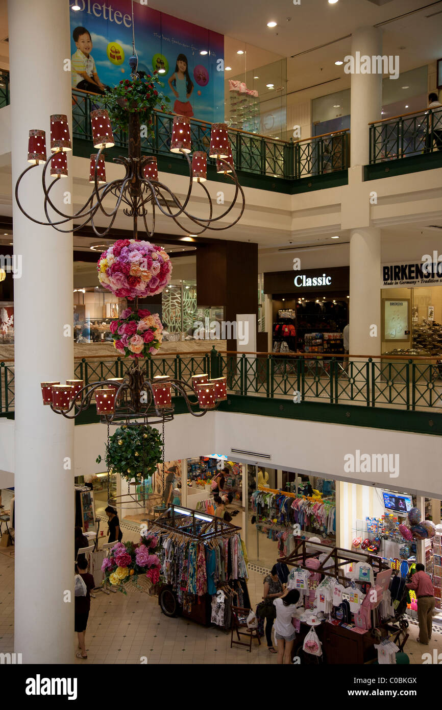 Shopping mall singapore interior hires stock photography and images