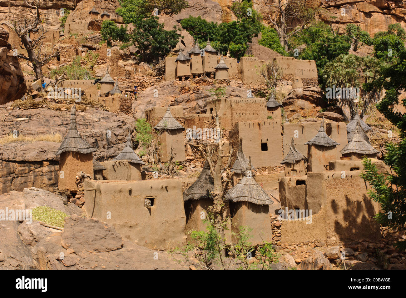 Houses and granaries of the Dogon village of Yendouma. Pays Dogon, Mali Stock Photo