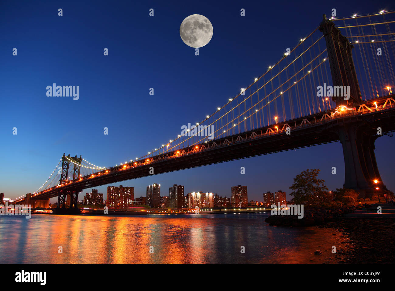 Moon brooklyn bridge manhattan night hi-res stock photography and ...