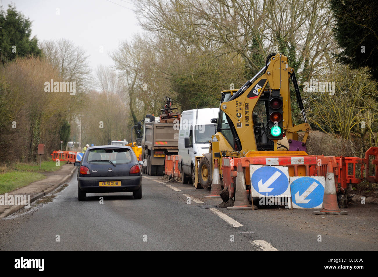 Single file traffic hi-res stock photography and images - Alamy