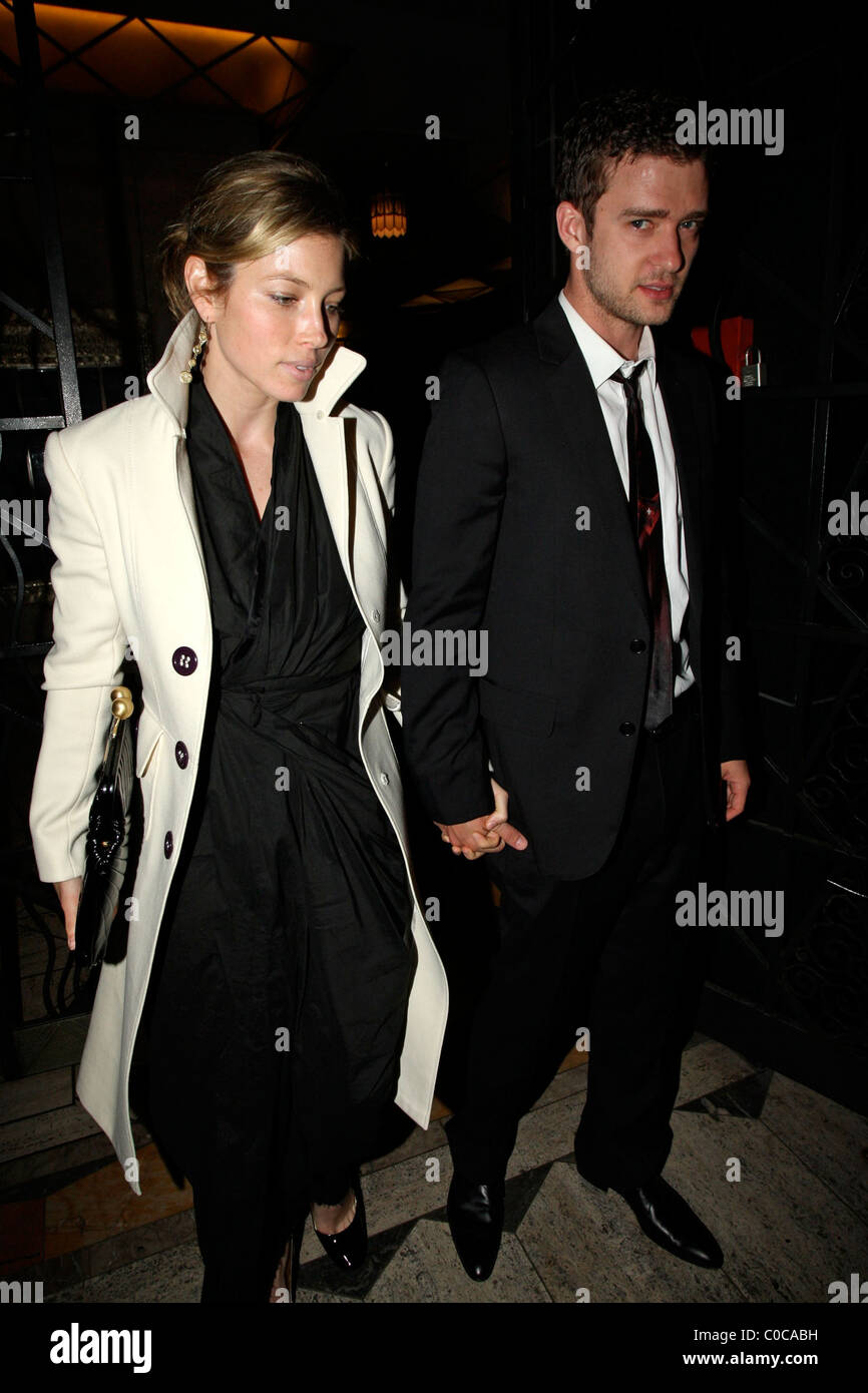 Justin Timberlake and Jessica Biel leaving a wedding held at the Oviatt  Hotel Los Angeles, California - 05.04.08 Agent 47 Stock Photo - Alamy, image size:866x1390