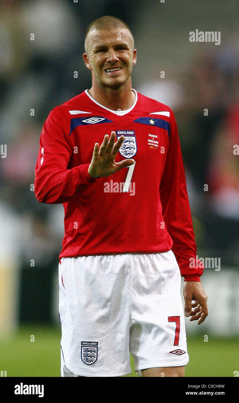 David Beckham of England with the ball as he wins his 100th cap France v  England - International Friendly football match at the Stock Photo - Alamy