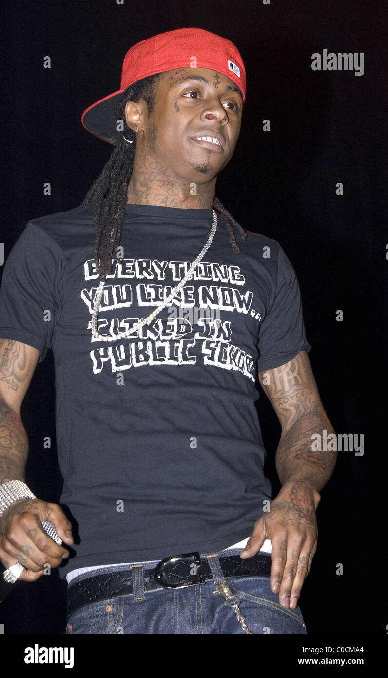 Lil Wayne Perform On Stage At Tha Poppin Bottles Concert At The Liacouras Center Philadelphia Pennsylvania 28 03 08 Stock Photo Alamy